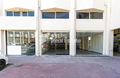 Shop - Studio - 3 Bathrooms for rent in Bin Omran 35 - Fereej Bin Omran - Doha