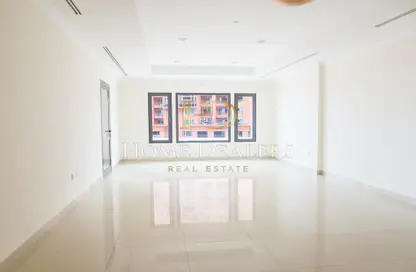 Apartment - 2 Bedrooms - 3 Bathrooms for sale in West Porto Drive - Porto Arabia - The Pearl Island - Doha