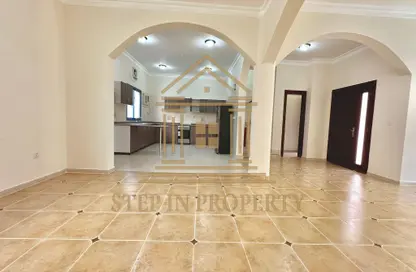 Villa - 3 Bedrooms - 3 Bathrooms for rent in Al Maamoura - Al Maamoura - Doha