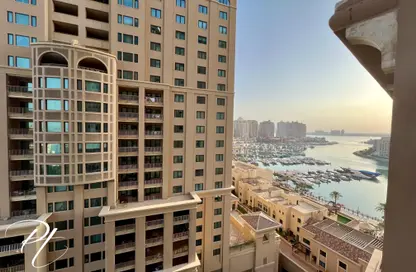 Apartment - 1 Bedroom - 2 Bathrooms for rent in Tower 18 - Porto Arabia - The Pearl Island - Doha