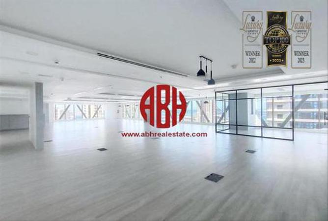 Office Space - Studio - 2 Bathrooms for rent in Burj Al Marina - Marina District - Lusail