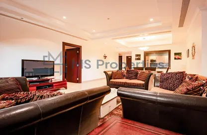 Apartment - 1 Bedroom - 2 Bathrooms for rent in East Porto Drive - Porto Arabia - The Pearl Island - Doha