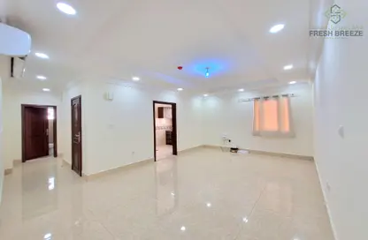 Apartment - 1 Bedroom - 2 Bathrooms for rent in Umm Ghuwailina 4 - Umm Ghuwailina - Doha