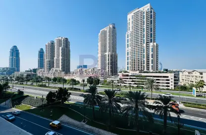 Apartment - 1 Bedroom - 2 Bathrooms for rent in Piazza Arabia - Porto Arabia - The Pearl Island - Doha