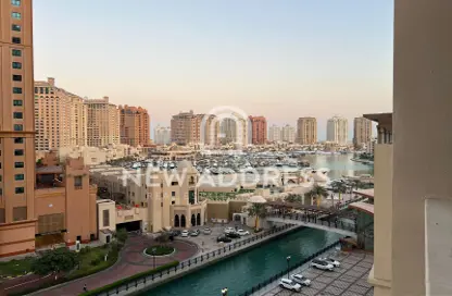 Apartment - 2 Bedrooms - 4 Bathrooms for rent in Piazza Arabia - Porto Arabia - The Pearl Island - Doha