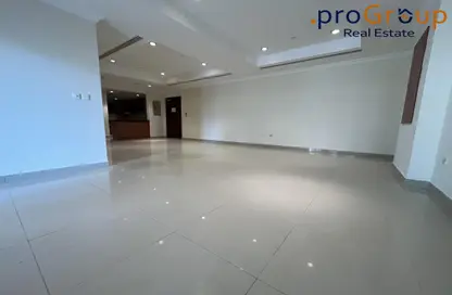 Apartment - 2 Bedrooms - 3 Bathrooms for rent in East Porto Drive - Porto Arabia - The Pearl Island - Doha