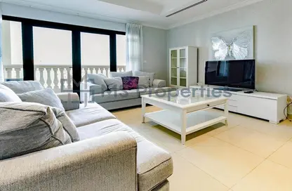 Apartment - 2 Bedrooms - 3 Bathrooms for sale in West Porto Drive - Porto Arabia - The Pearl Island - Doha