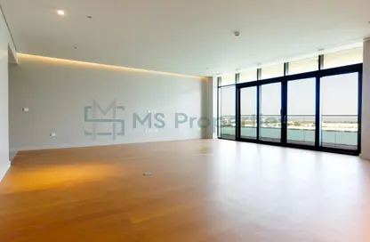 Apartment - 3 Bedrooms - 5 Bathrooms for sale in Lusail City - Lusail