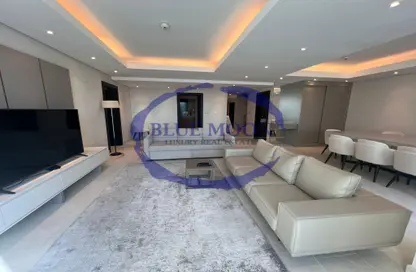 Penthouse - 3 Bedrooms - 4 Bathrooms for rent in Viva West - Viva Bahriyah - The Pearl Island - Doha