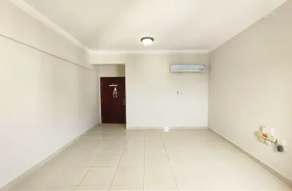 Apartment - 1 Bedroom - 1 Bathroom for rent in Umm Ghuwalina - Umm Ghuwailina - Doha