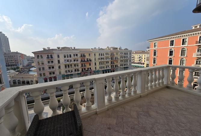 Apartment - 2 Bedrooms - 3 Bathrooms for rent in Qanat Quartier - The Pearl Island - Doha