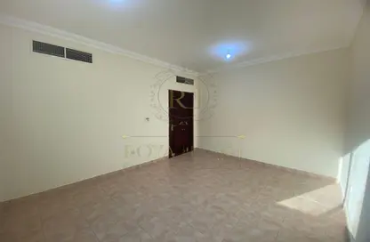 Apartment - 3 Bedrooms - 2 Bathrooms for rent in Al Nasr Street - Al Nasr - Doha