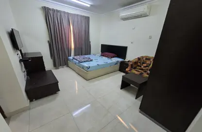 Apartment - 1 Bathroom for rent in Umm Ghuwalina - Umm Ghuwailina - Doha