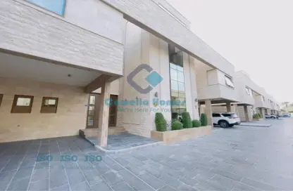 Villa - 4 Bedrooms - 6 Bathrooms for rent in Mamoura 18 - Al Maamoura - Doha