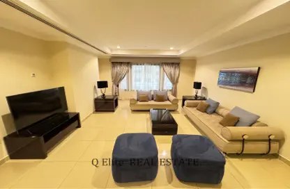 Apartment - 1 Bedroom - 2 Bathrooms for rent in Tower 15 - Porto Arabia - The Pearl Island - Doha