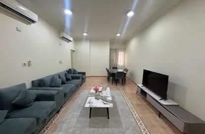 Apartment - 2 Bedrooms - 2 Bathrooms for rent in Bin Omran - Fereej Bin Omran - Doha