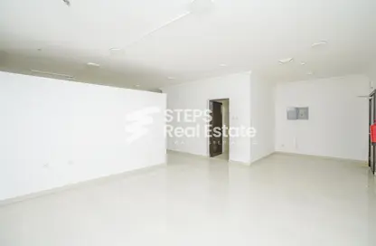 Office Space - Studio - 1 Bathroom for rent in Al Hanaa Street - Al Gharrafa - Doha