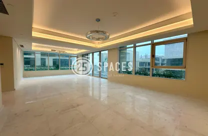 Apartment - 4 Bedrooms - 5 Bathrooms for rent in Gewan Island - The Pearl Island - Doha