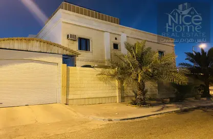 Villa - 5 Bedrooms - 4 Bathrooms for sale in Al Aziziyah - Al Aziziyah - Doha