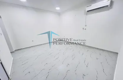 Villa - 1 Bathroom for rent in Muaither Area - Doha