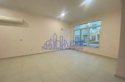 Villa - 6 Bedrooms - 5 Bathrooms for rent in Al Kheesa - Umm Salal Mohammed