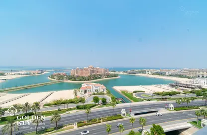 Apartment - 3 Bedrooms - 4 Bathrooms for rent in La Croisette - Porto Arabia - The Pearl Island - Doha