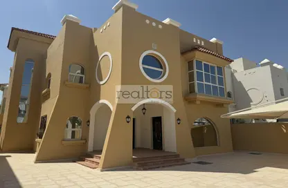 Villa - 5 Bedrooms - 3 Bathrooms for rent in Mamoura 18 - Al Maamoura - Doha