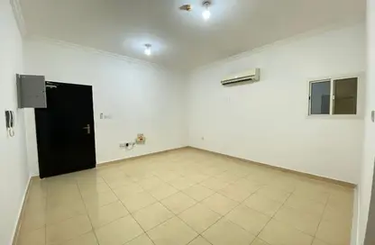 Apartment - 2 Bedrooms - 2 Bathrooms for rent in Muntazah 7 - Al Muntazah - Doha