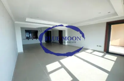 Townhouse - 2 Bedrooms - 3 Bathrooms for rent in Tower 14 - Porto Arabia - The Pearl Island - Doha