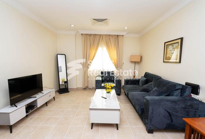 Apartment - 1 Bedroom - 1 Bathroom for rent in Al Khayareen Tower - Old Salata - Salata - Doha