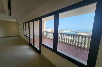 Apartment - 2 Bedrooms - 3 Bathrooms for rent in Porto Arabia - The Pearl Island - Doha