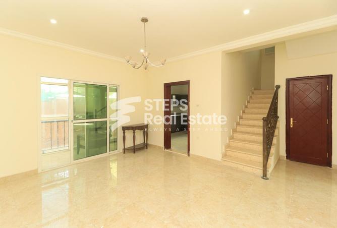 Villa - 3 Bedrooms - 3 Bathrooms for rent in Al Maamoura - Al Maamoura - Doha