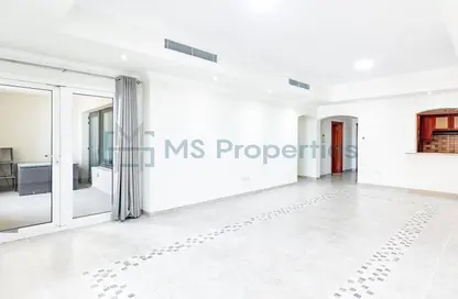 Apartment - 2 Bedrooms - 3 Bathrooms for rent in West Porto Drive - Porto Arabia - The Pearl Island - Doha