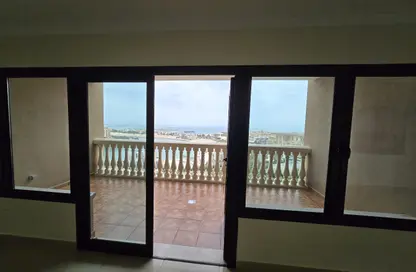 Apartment - 3 Bedrooms - 4 Bathrooms for rent in The Pearl Island - Doha