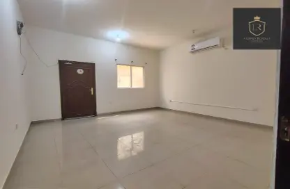 Villa - 2 Bedrooms - 1 Bathroom for rent in Ain Khalid Gate - Ain Khaled - Doha