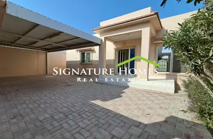 Villa - 3 Bedrooms - 4 Bathrooms for rent in Al Sadd Road - Al Sadd - Doha