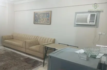 Apartment - 1 Bedroom - 1 Bathroom for rent in Umm Ghwailina Comm - Umm Ghuwalina - Umm Ghuwailina - Doha