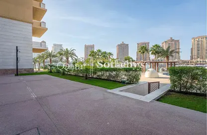 Townhouse - 3 Bedrooms - 4 Bathrooms for rent in Porto Arabia - The Pearl Island - Doha