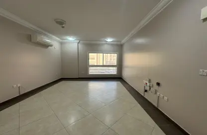 Apartment - 2 Bedrooms - 3 Bathrooms for rent in Al Sadd Road - Al Sadd - Doha