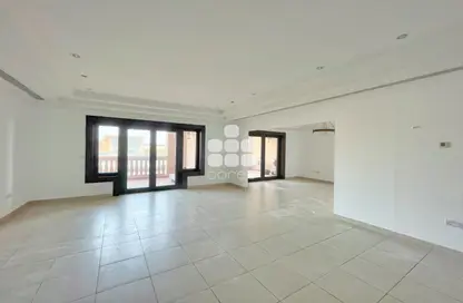 Apartment - 2 Bedrooms - 3 Bathrooms for rent in Tower 24 - Porto Arabia - The Pearl Island - Doha