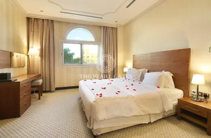 Hotel Apartments - 1 Bedroom - 2 Bathrooms for rent in Al Sadd - Al Sadd - Doha