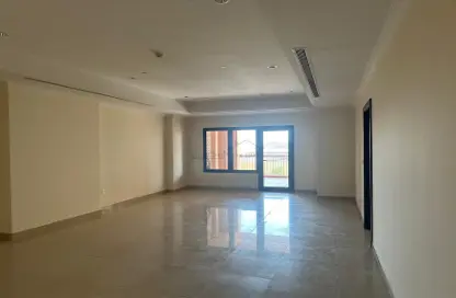 Apartment - 1 Bedroom - 2 Bathrooms for rent in East Porto Drive - Porto Arabia - The Pearl Island - Doha