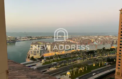 Apartment - 2 Bedrooms - 3 Bathrooms for rent in Jumanah Tower 29 - Porto Arabia - The Pearl Island - Doha