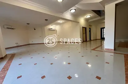 Villa - 3 Bedrooms - 4 Bathrooms for rent in East Gate - West Bay Lagoon - Doha