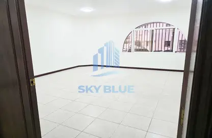 Apartment - 3 Bedrooms - 2 Bathrooms for rent in Al Mansoura - Al Mansoura - Doha