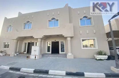 Villa - 3 Bedrooms - 3 Bathrooms for rent in Al Hanaa Street - Al Gharrafa - Doha