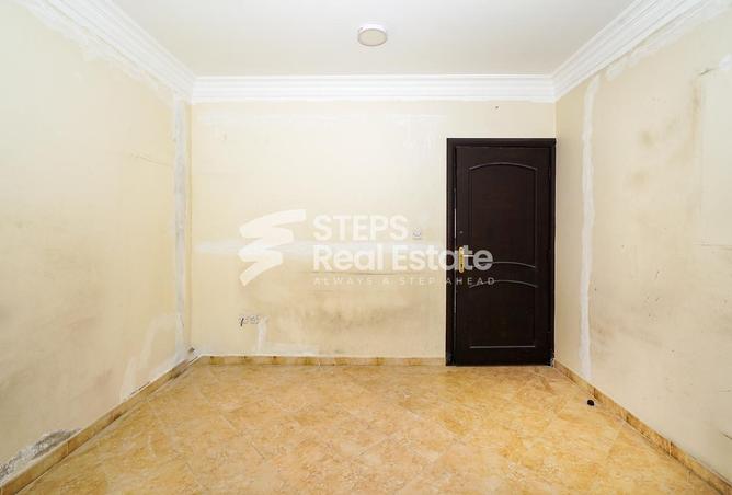 Apartment - 2 Bedrooms - 2 Bathrooms for rent in Salaja Street - Doha Al Jadeed - Doha