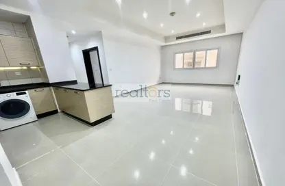 Apartment - 2 Bedrooms - 2 Bathrooms for rent in Al Nasr Street - Al Nasr - Doha