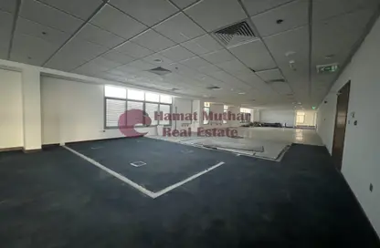 Full Floor - Studio - 3 Bathrooms for rent in Salwa Road - Al Aziziyah - Doha