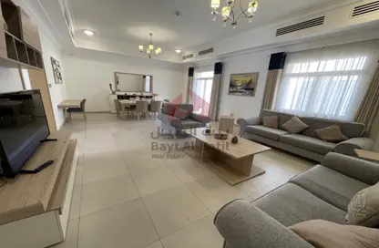 Villa - 3 Bedrooms - 4 Bathrooms for rent in Muraikh - AlMuraikh - Doha